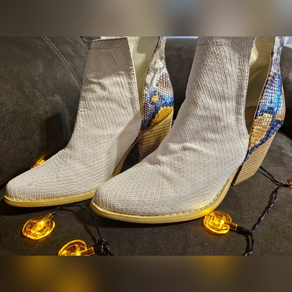 ARIDER GIRLWomen's Snake Print Ankle Boots Booties SZ6.5 - Picture 3 of 13